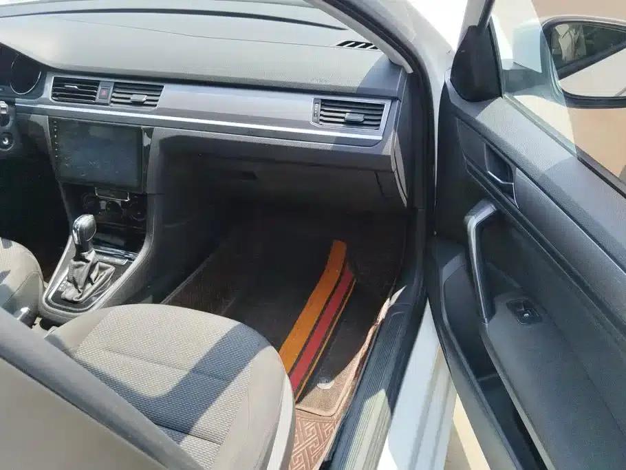 2019 Volkswagen Bora Legend 1.5L Automatic Fashion Model (China VI Emission Standard) — миниатюра 8