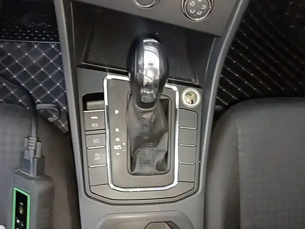 2019 Volkswagen Bora Facelift 1.5L Automatic Fashion Model (China VI Emission Standard) — миниатюра 14