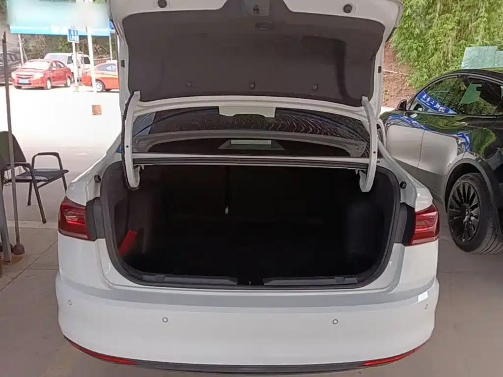 2019 Volkswagen Bora Facelift 1.5L Automatic Fashion Model (China VI Emission Standard) — миниатюра 19