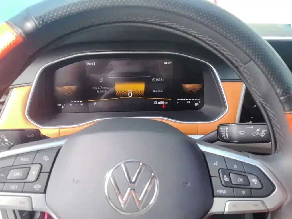 2025 Volkswagen Bora 200TSI DSG Joyful Navigation Edition — миниатюра 4