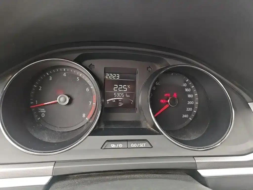 2018 Volkswagen Bora 1.5L Manual Fashion Edition — миниатюра 4
