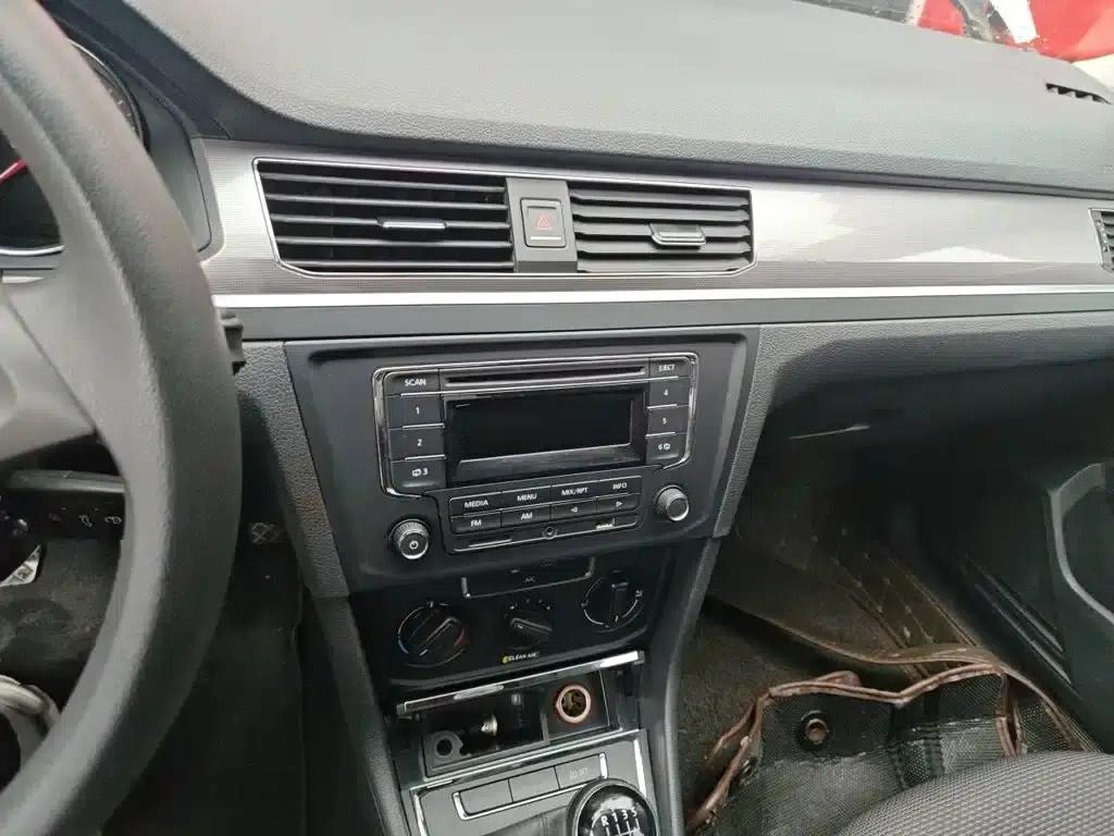 2018 Volkswagen Bora 1.5L Manual Fashion Edition — миниатюра 6