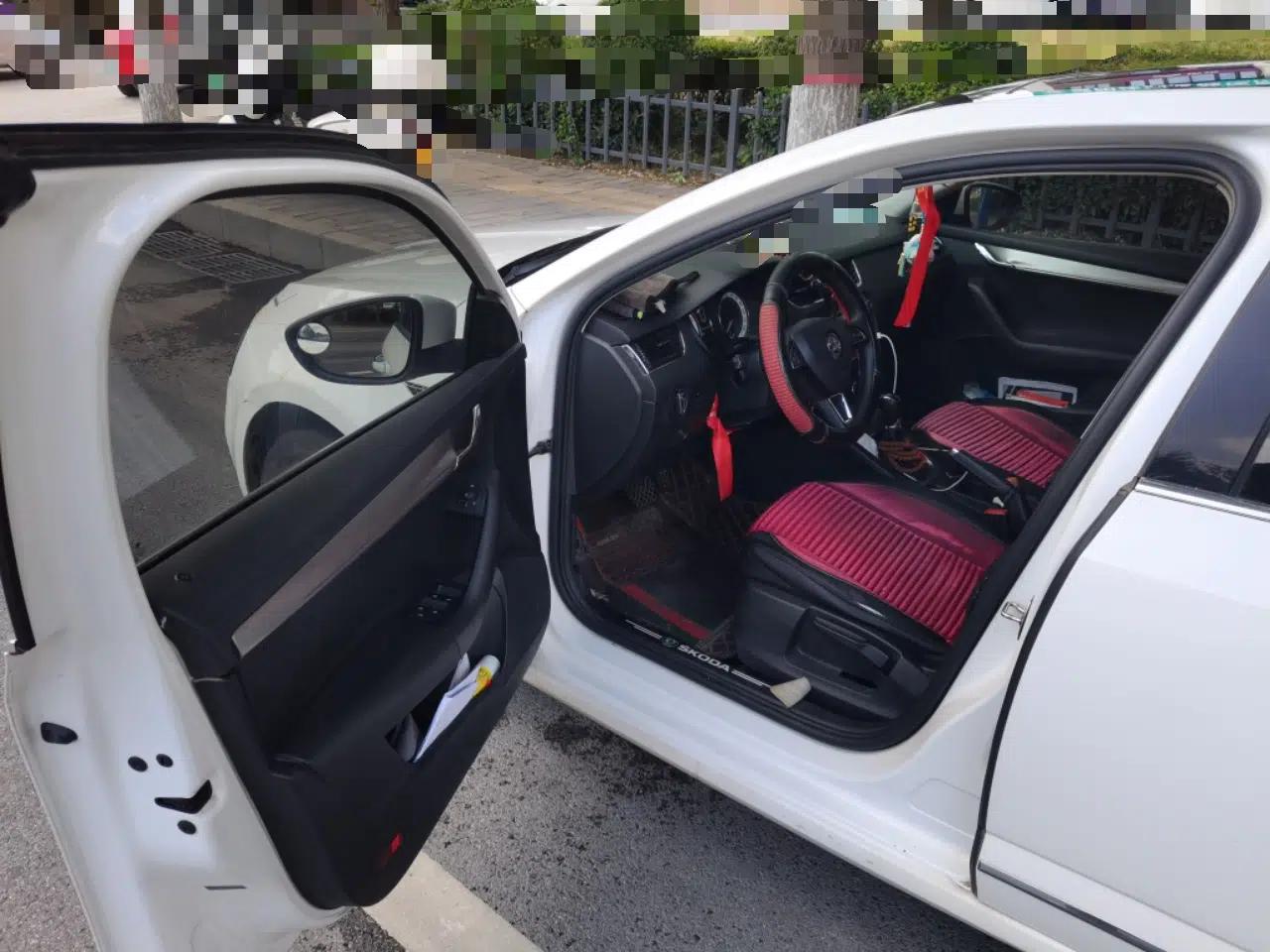 Skoda Octavia 2019 1.5L Automatic Luxury Edition — миниатюра 16