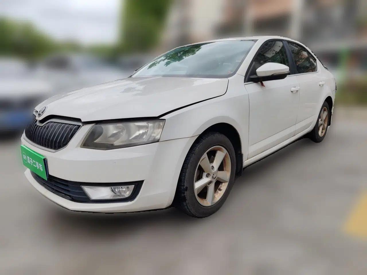 Skoda Octavia 2015 1.6L Automatic Yijie Edition — миниатюра 1