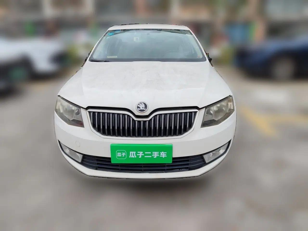 Skoda Octavia 2015 1.6L Automatic Yijie Edition — миниатюра 2