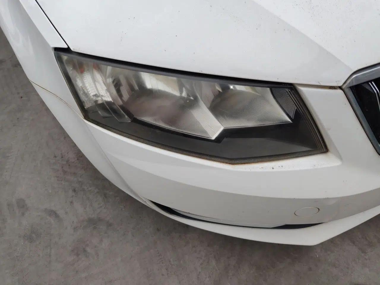 Skoda Octavia 2015 1.6L Automatic Yijie Edition — миниатюра 7