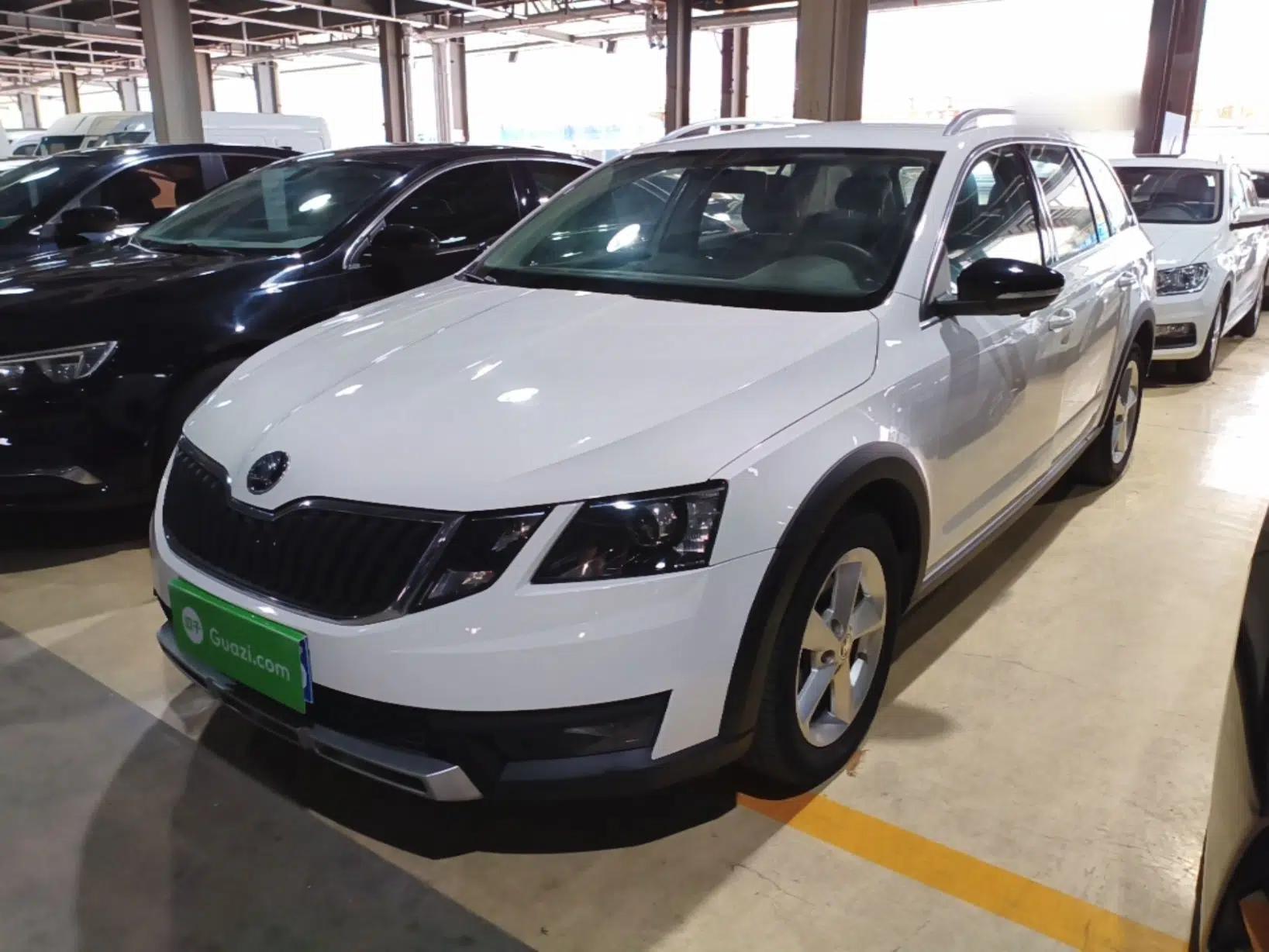 Skoda Octavia 2018 Station Wagon TSI230 DSG Comfort Edition — миниатюра 1