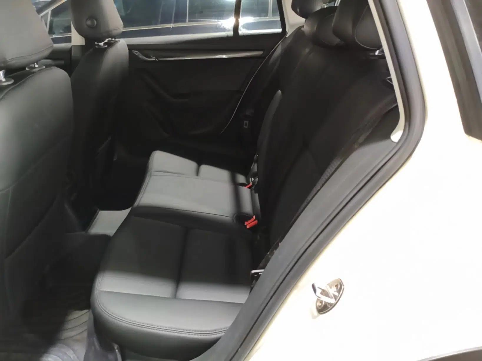 Skoda Octavia 2018 Station Wagon TSI230 DSG Comfort Edition — миниатюра 20