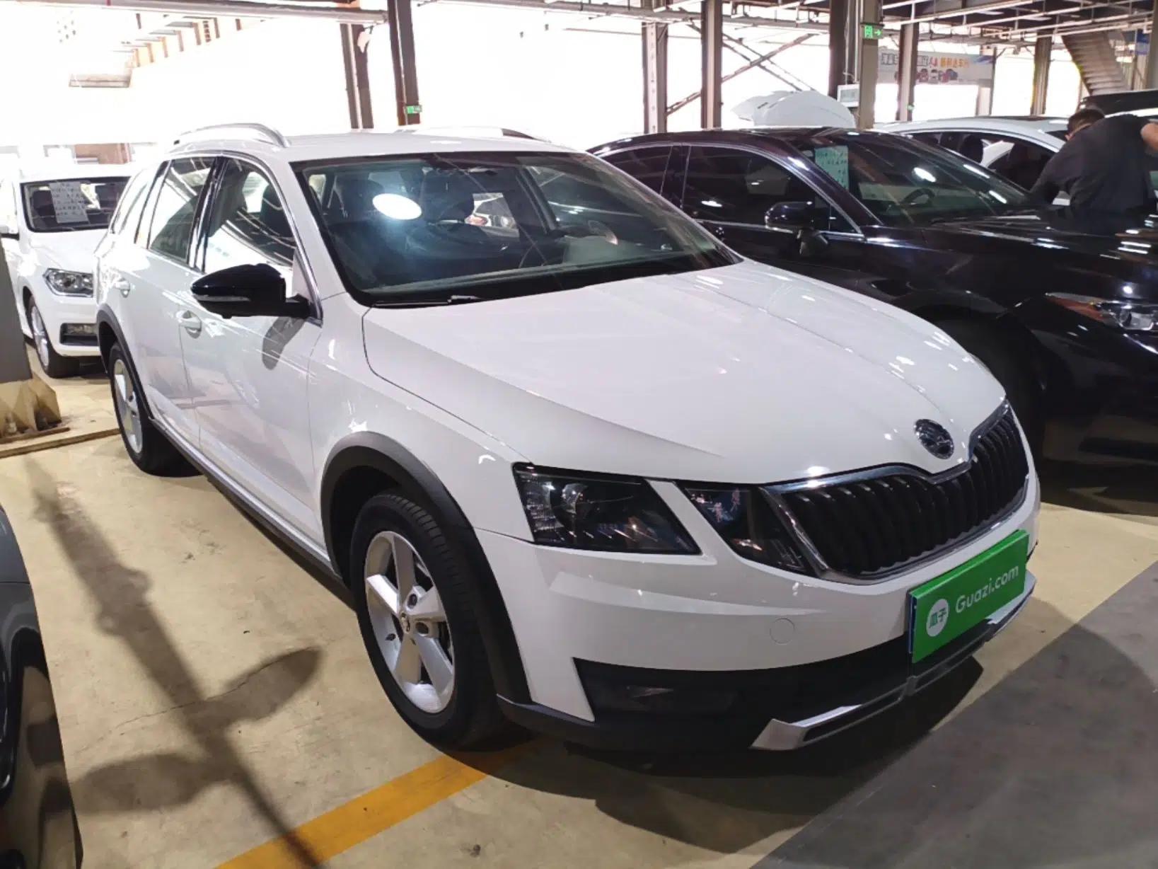 Skoda Octavia 2018 Station Wagon TSI230 DSG Comfort Edition — миниатюра 3