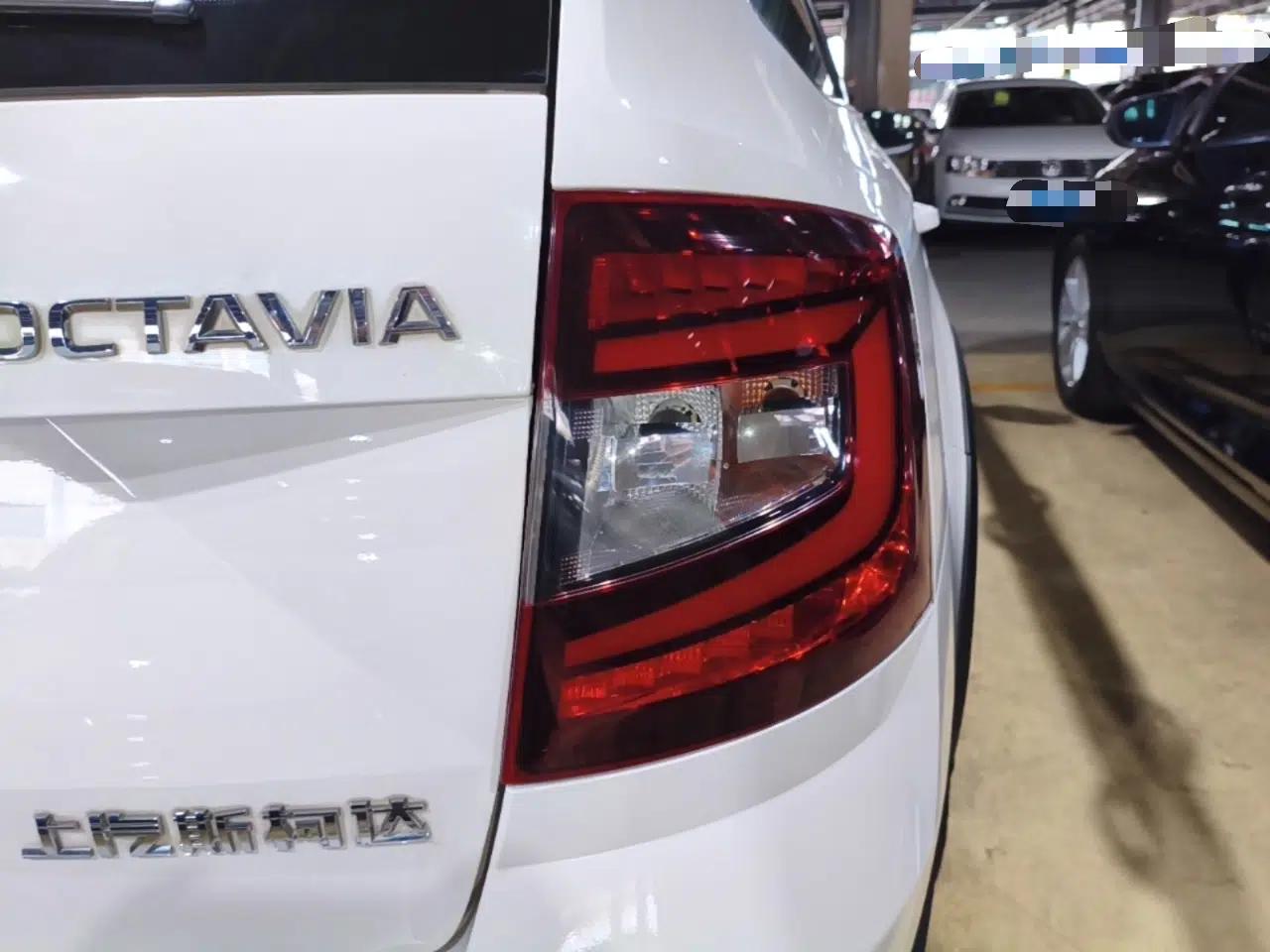 Skoda Octavia 2018 Station Wagon TSI230 DSG Comfort Edition — миниатюра 9