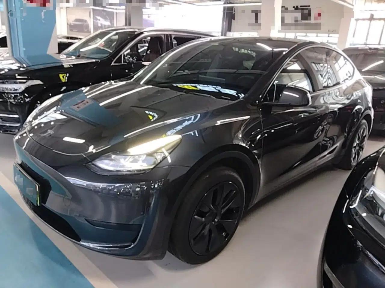 Tesla Model Y 2024 Rear-Wheel-Drive Version — миниатюра 1