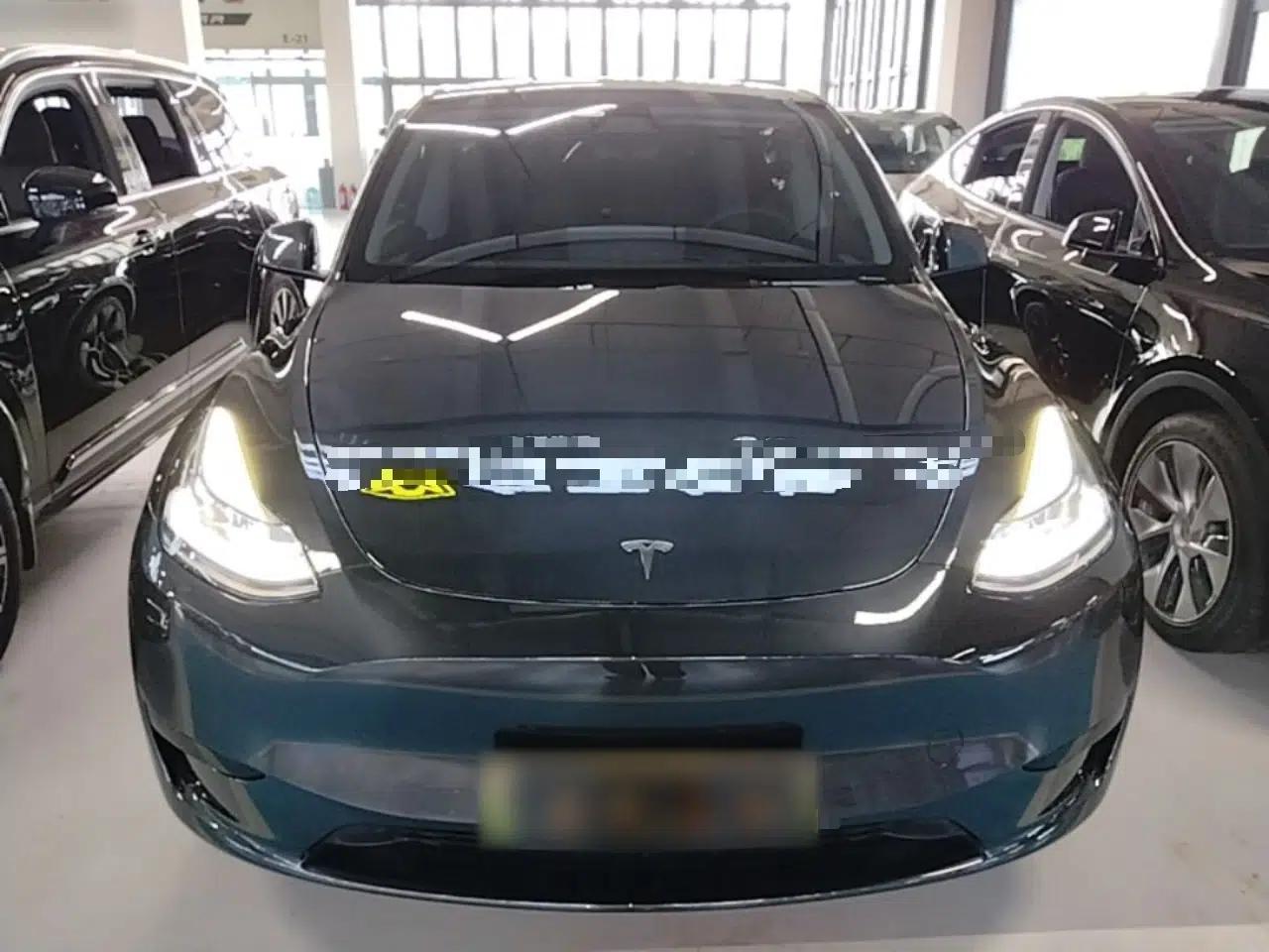 Tesla Model Y 2024 Rear-Wheel-Drive Version — миниатюра 2