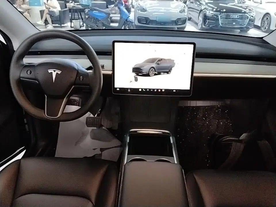 Tesla Model Y 2024 Rear-Wheel-Drive Version — миниатюра 12