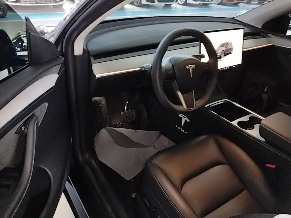 Tesla Model Y 2024 Rear-Wheel-Drive Version — миниатюра 18