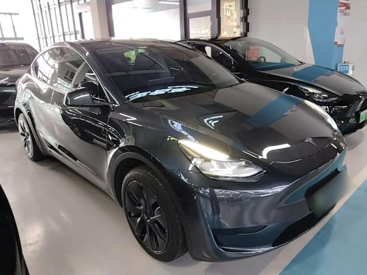 Tesla Model Y 2024 Rear-Wheel-Drive Version — миниатюра 3