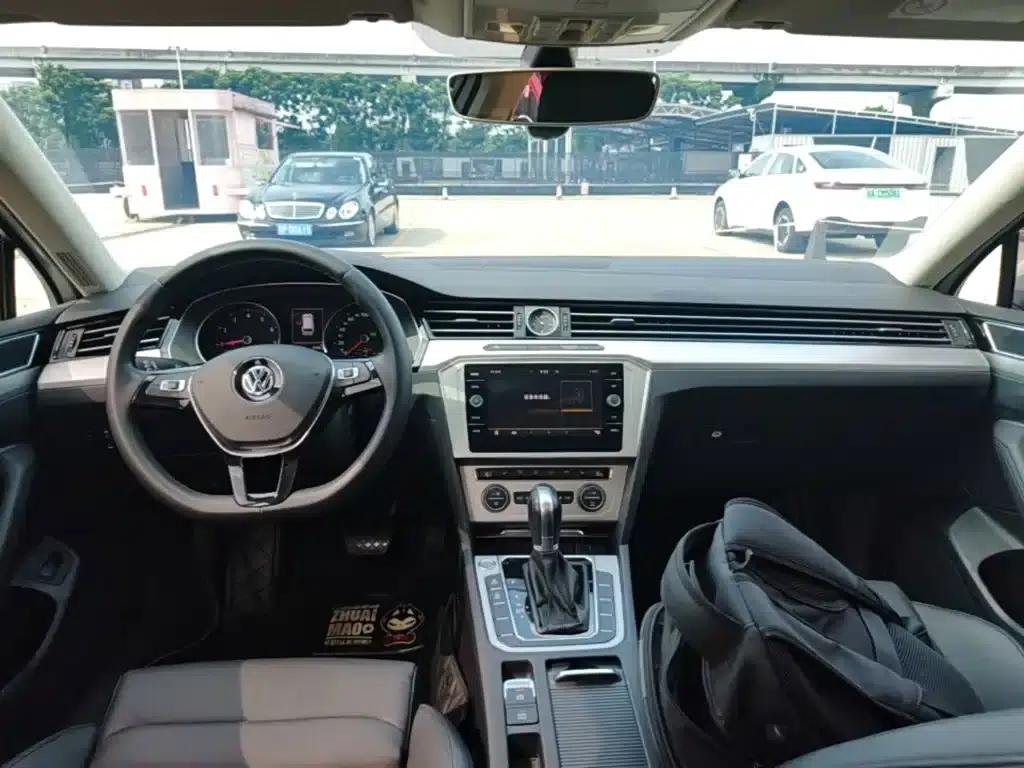 Passat Variant 2018 380TSI 2WD Comfortline — миниатюра 10