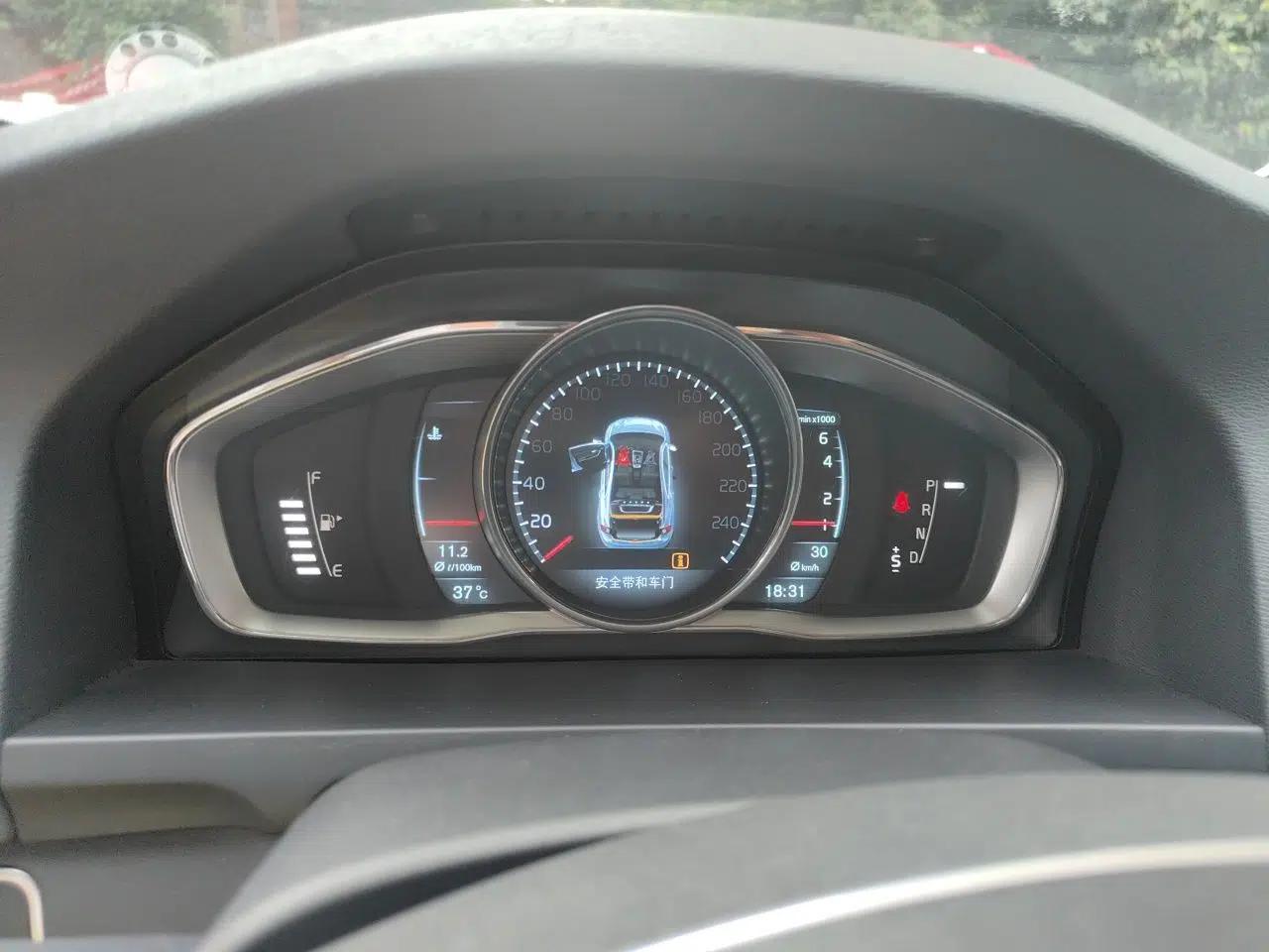 Volvo S60 2014 S60L T5 Intelligent Drive Edition — миниатюра 11