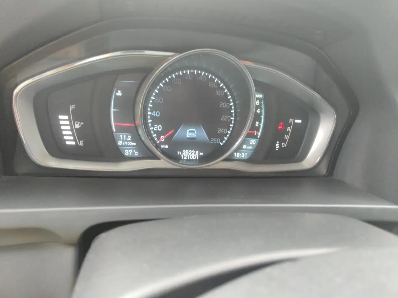 Volvo S60 2014 S60L T5 Intelligent Drive Edition — миниатюра 12