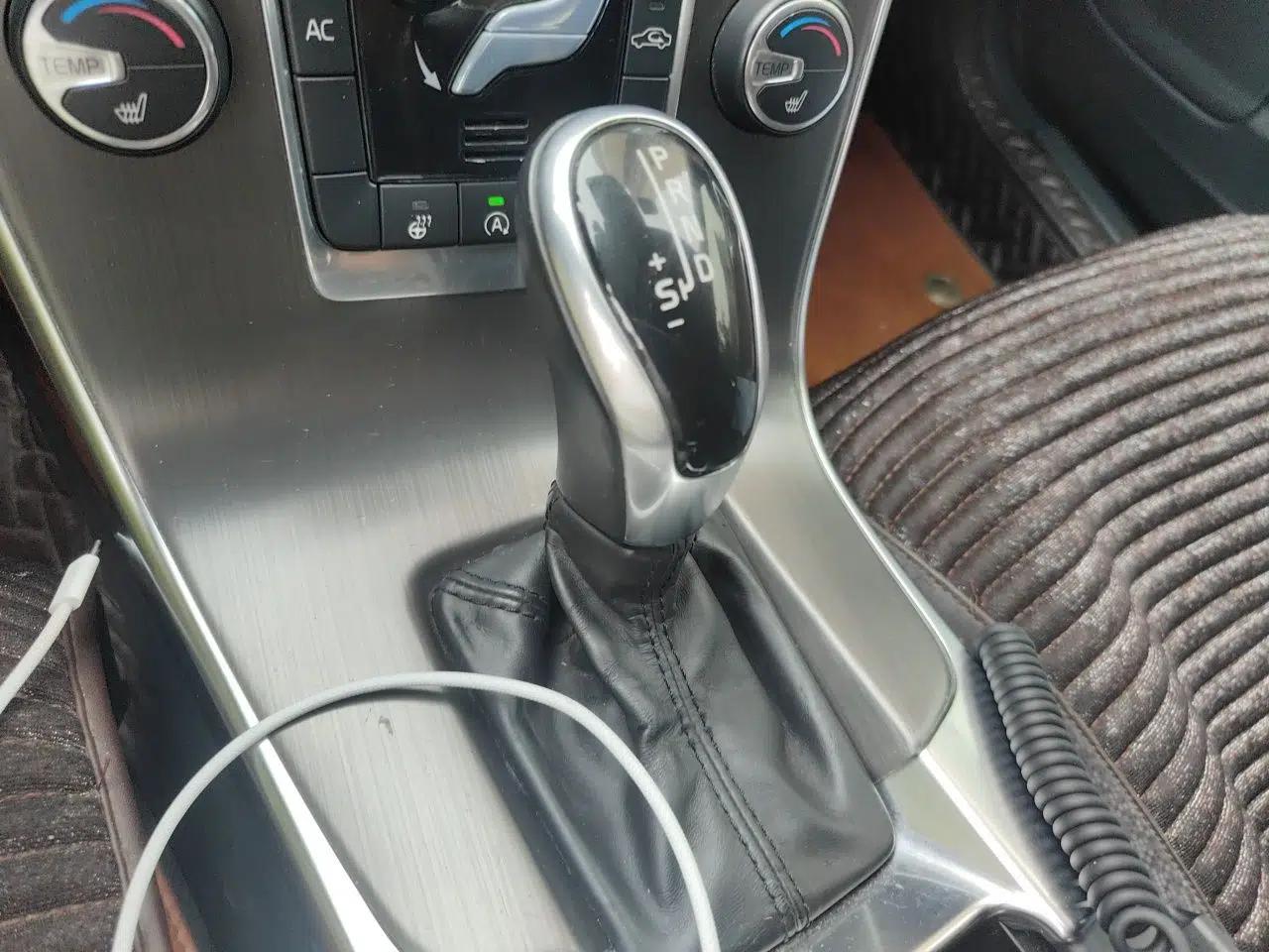 Volvo S60 2014 S60L T5 Intelligent Drive Edition — миниатюра 14