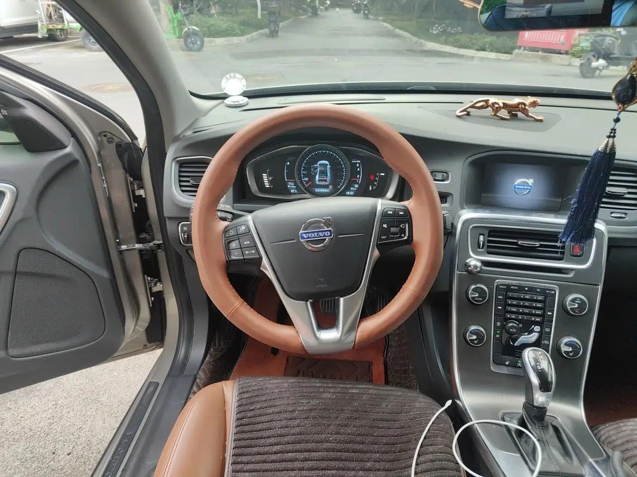 Volvo S60 2014 S60L T5 Intelligent Drive Edition — миниатюра 10