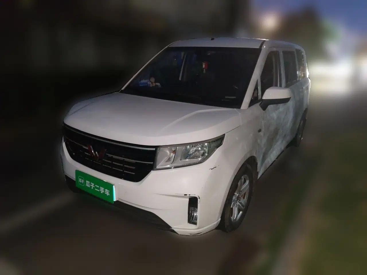 Wuling Hongguang PLUS 2021 Commercial Version 1.5L Manual Standard Edition 7-Seater — миниатюра 1