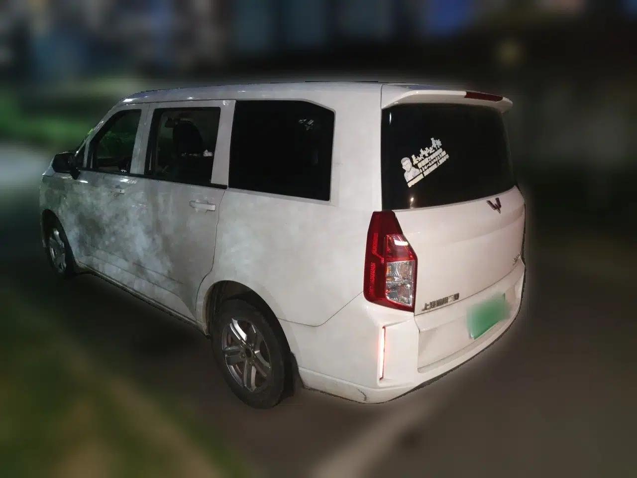 Wuling Hongguang PLUS 2021 Commercial Version 1.5L Manual Standard Edition 7-Seater — миниатюра 4