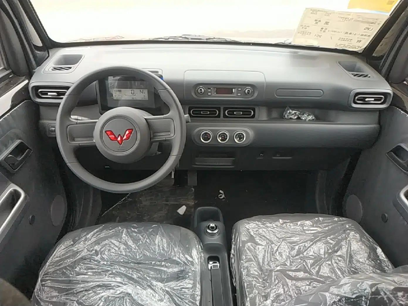 Wuling Zhiguang New Energy 2025 Comfort Model — миниатюра 12