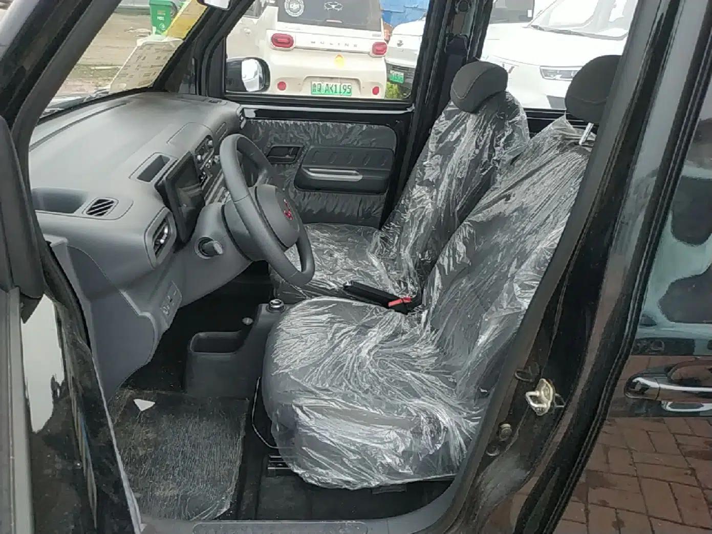 Wuling Zhiguang New Energy 2025 Comfort Model — миниатюра 17