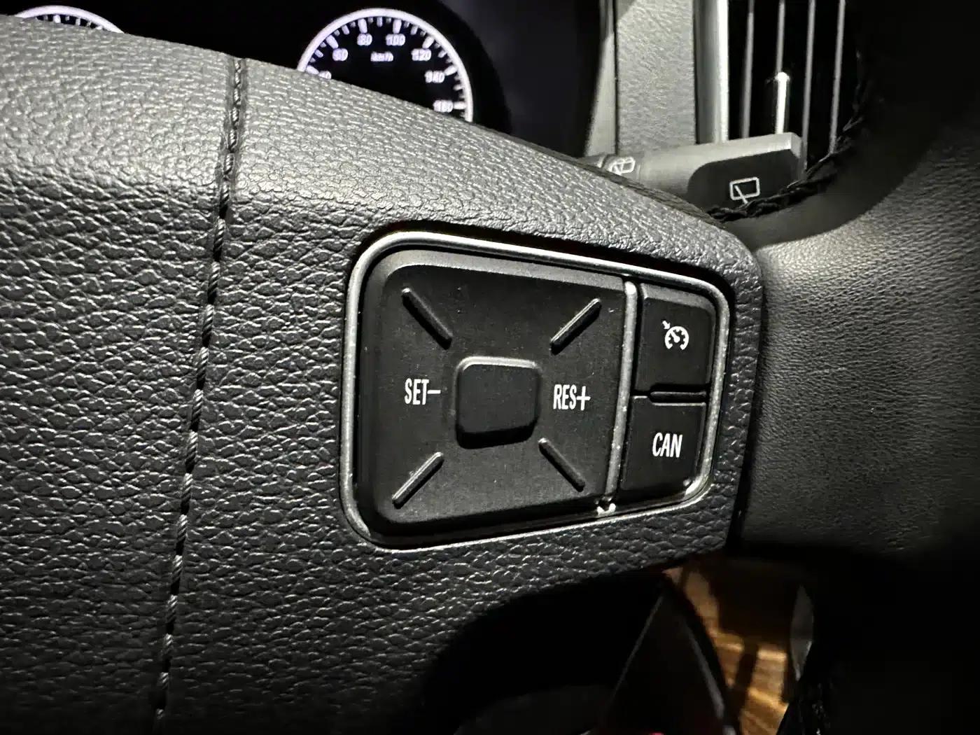 Lingzhi PLUS 2021 2.0L Manual Deluxe 7-Seater — миниатюра 10