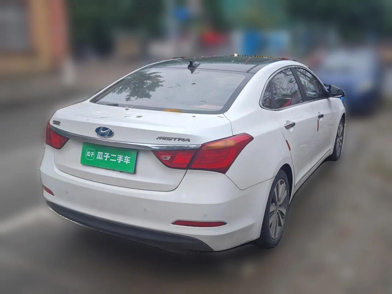 Hyundai Mistra 2016 1.8L Automatic Smart GLS — миниатюра 6