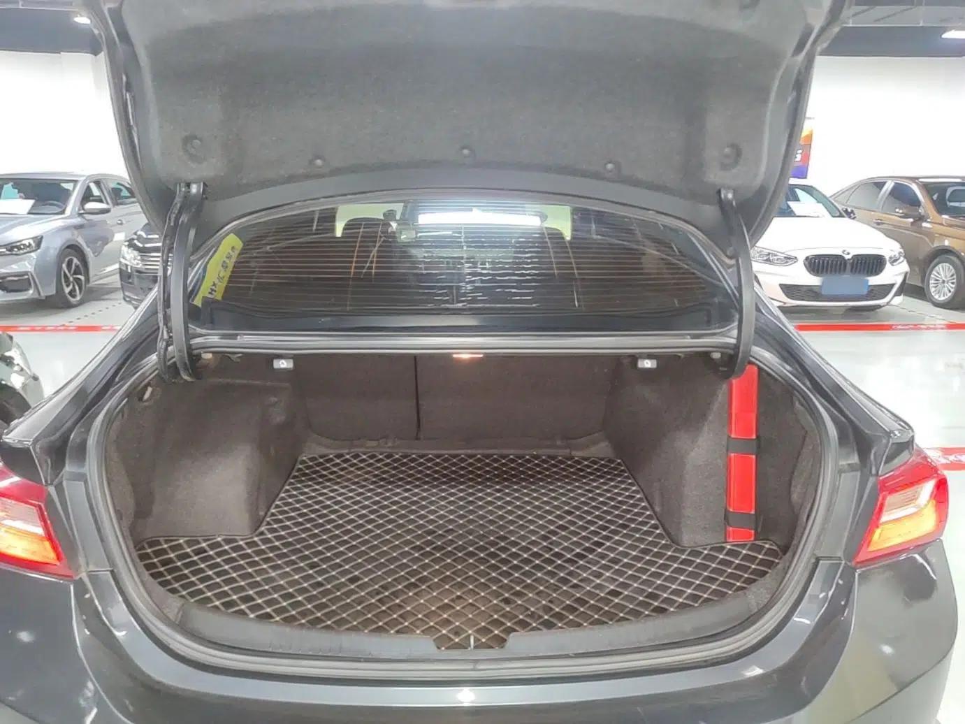 Chevrolet Malibu XL 2017 1.5T Automatic Ruichi Edition — миниатюра 22