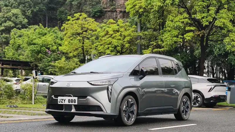AION Y 2022 Model 70 Smart Edition Lithium Iron Phosphate — миниатюра 1