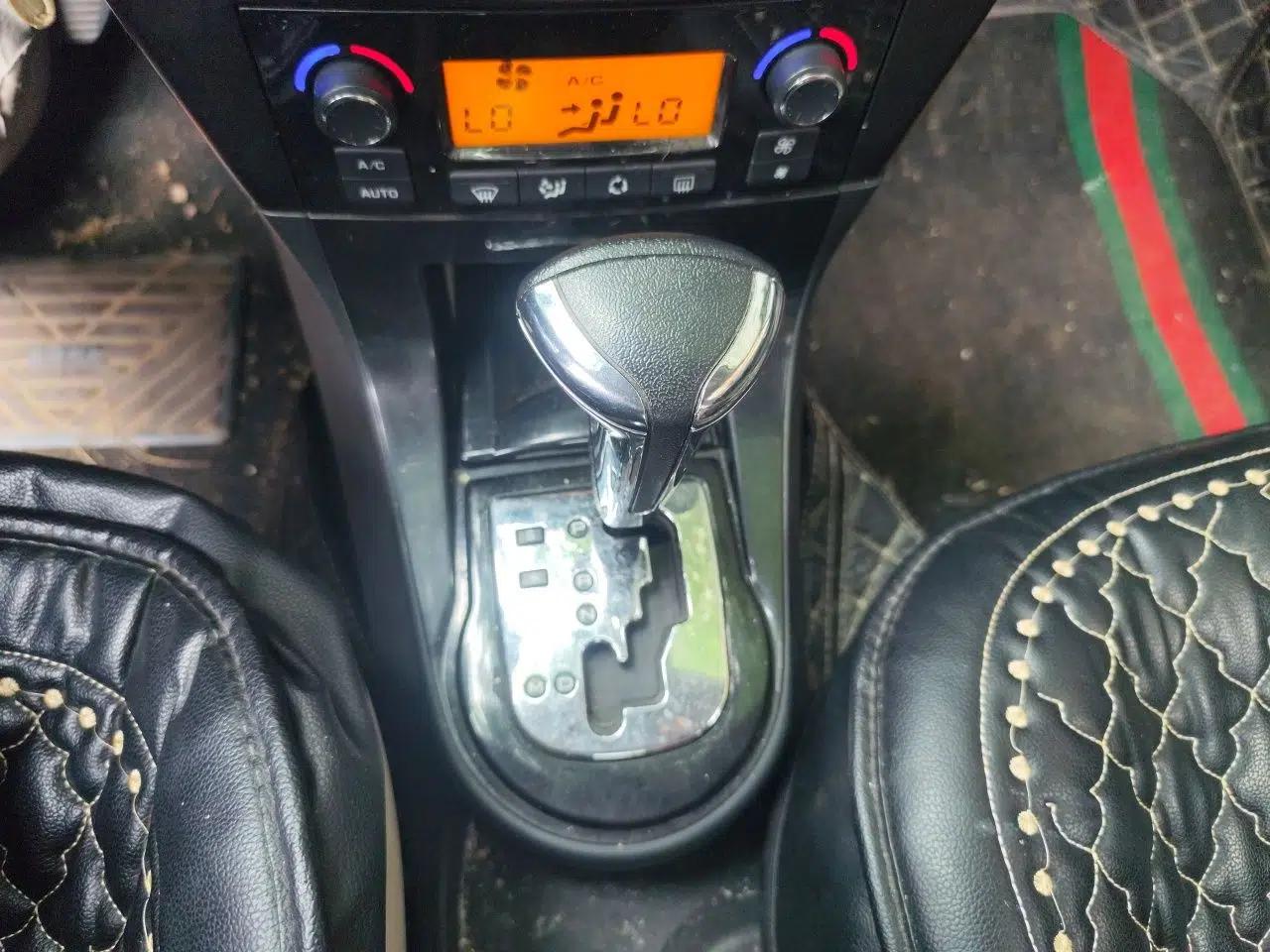 Citroen C-Quatre 2012 Sedan 1.6L Automatic Enjoyment Model — миниатюра 14