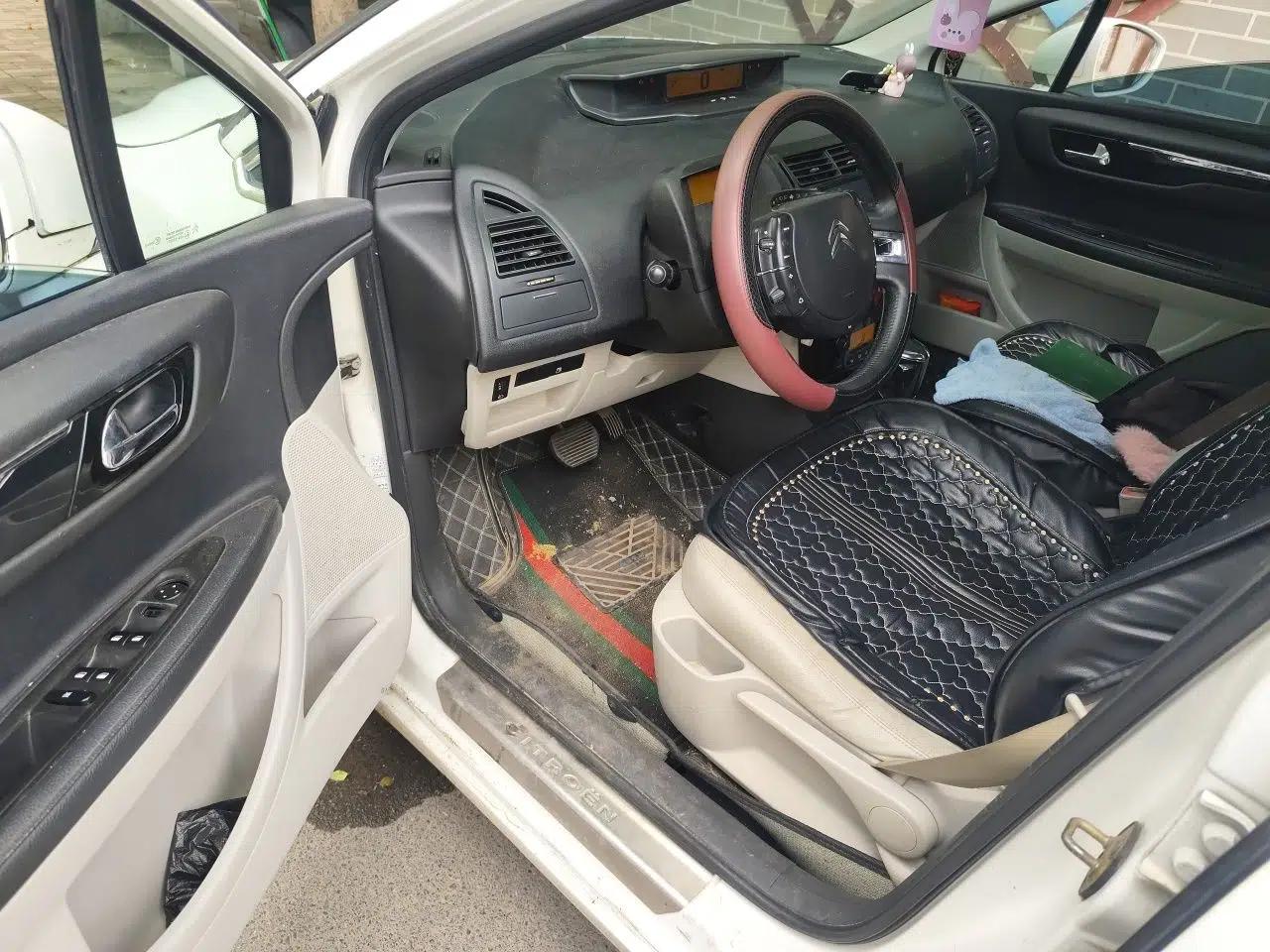 Citroen C-Quatre 2012 Sedan 1.6L Automatic Enjoyment Model — миниатюра 16