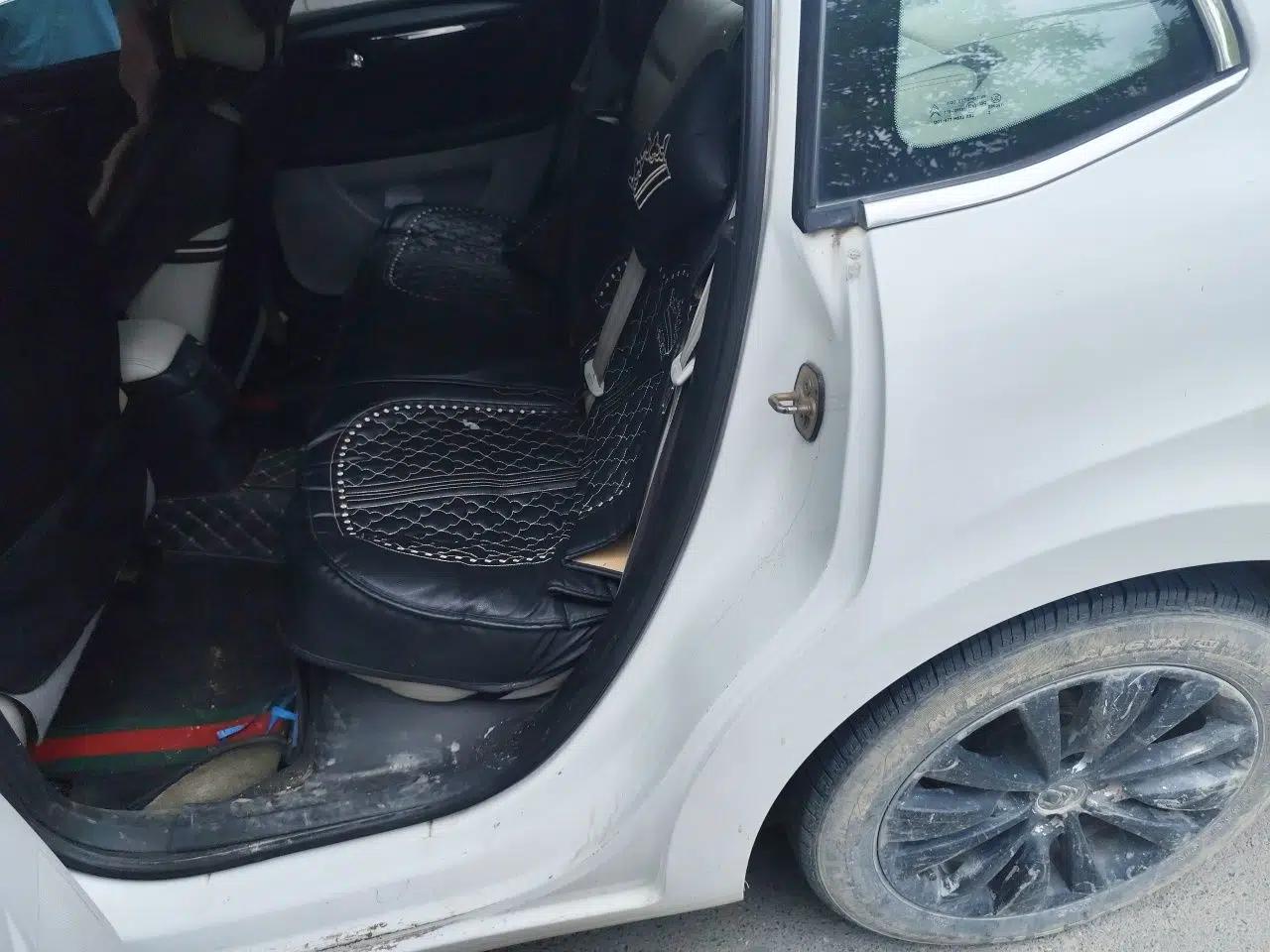 Citroen C-Quatre 2012 Sedan 1.6L Automatic Enjoyment Model — миниатюра 17