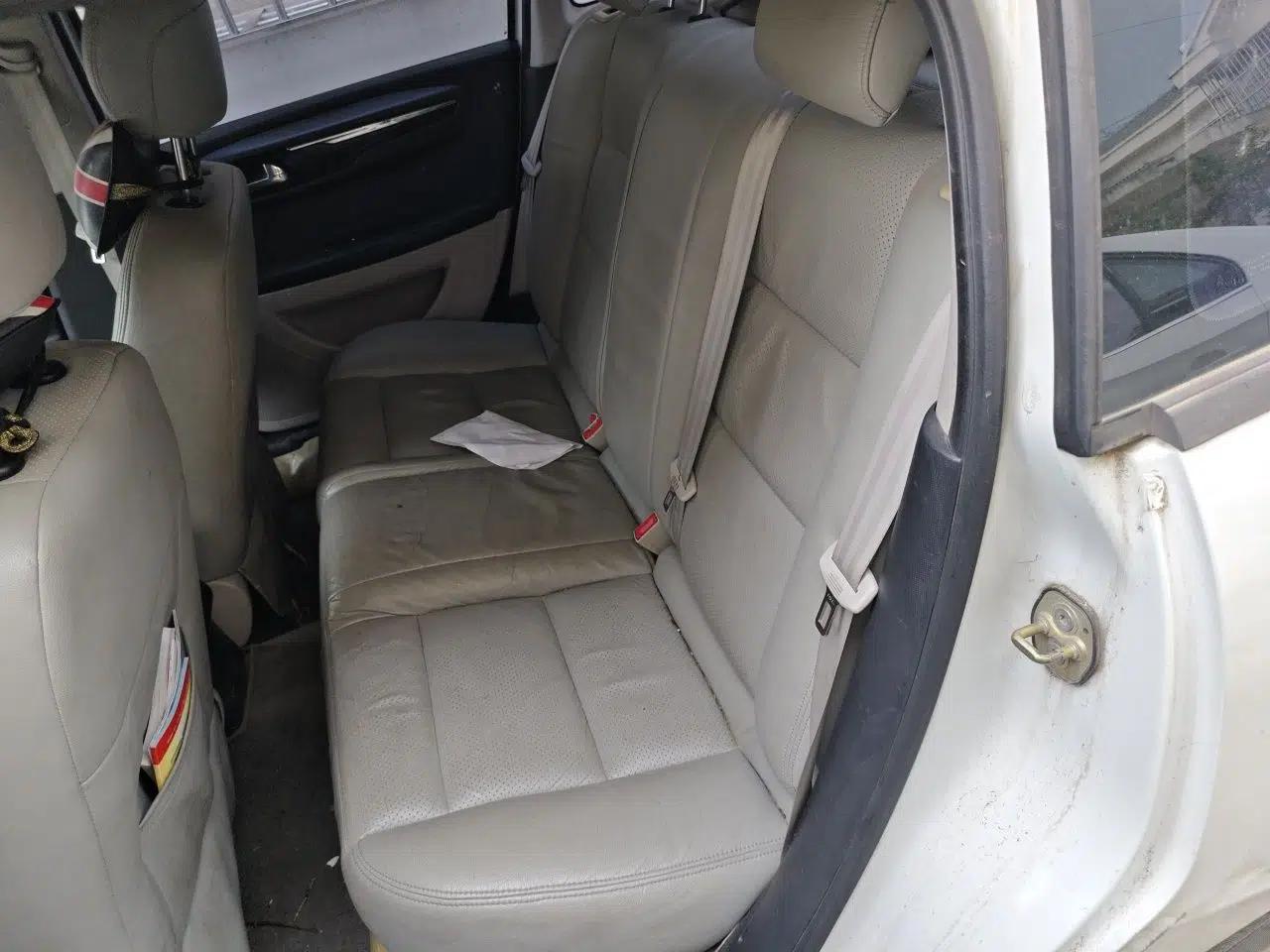 Citroen C-Quatre 2013 Sedan 1.6L Automatic Prestige Model — миниатюра 17