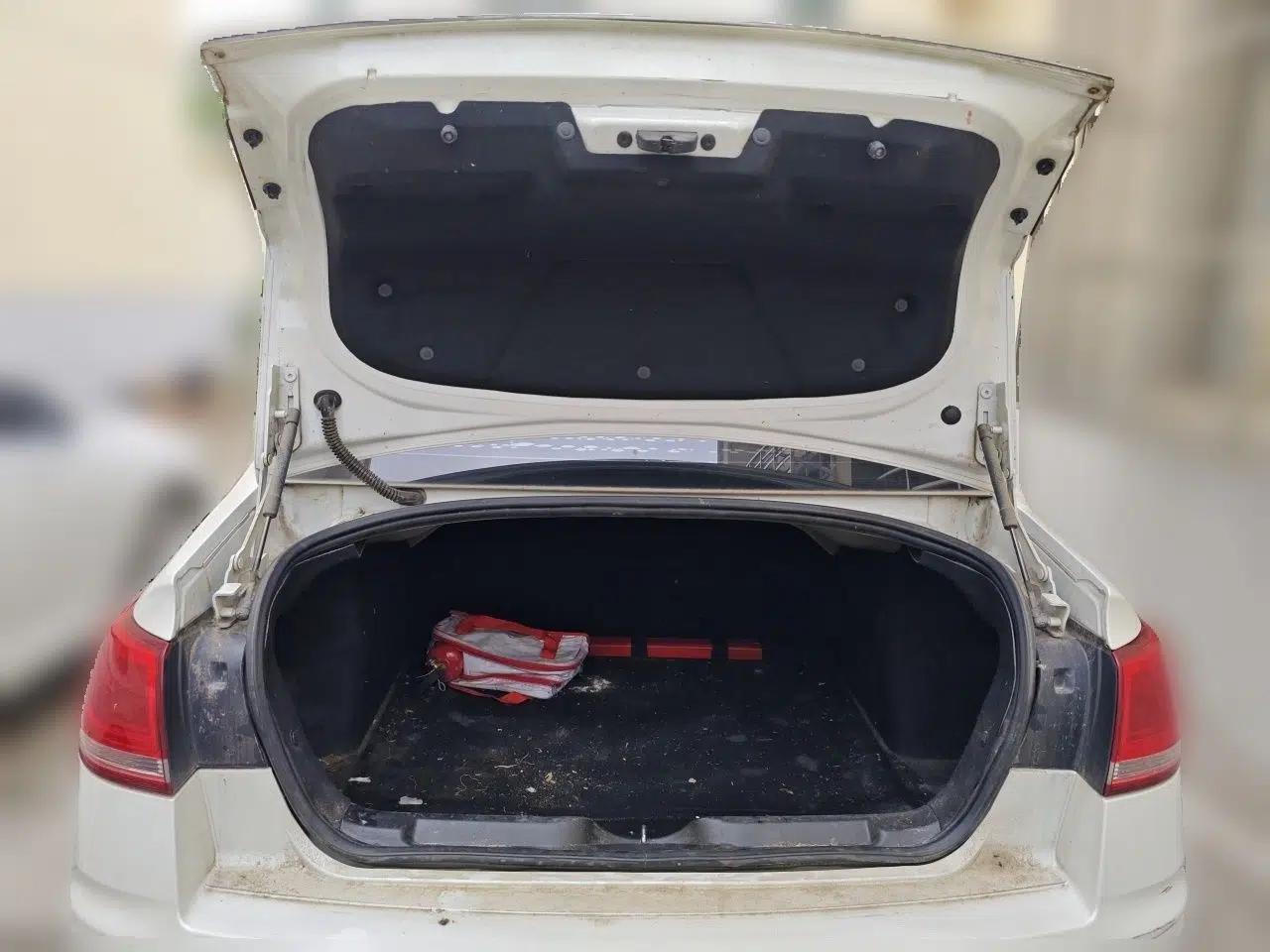 Citroen C-Quatre 2013 Sedan 1.6L Automatic Prestige Model — миниатюра 19