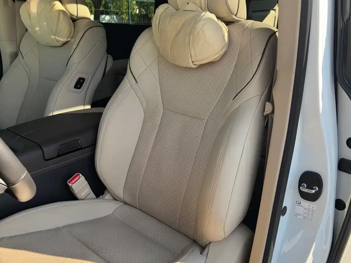 2024 Alphard Hybrid 2.5L Premium Edition — миниатюра 11