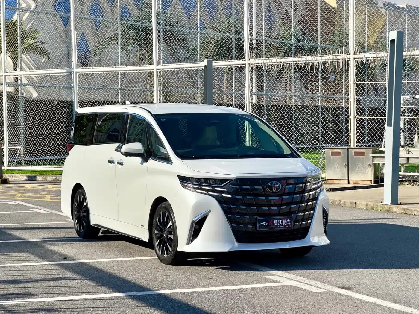 2024 Alphard Hybrid 2.5L Premium Edition — миниатюра 3