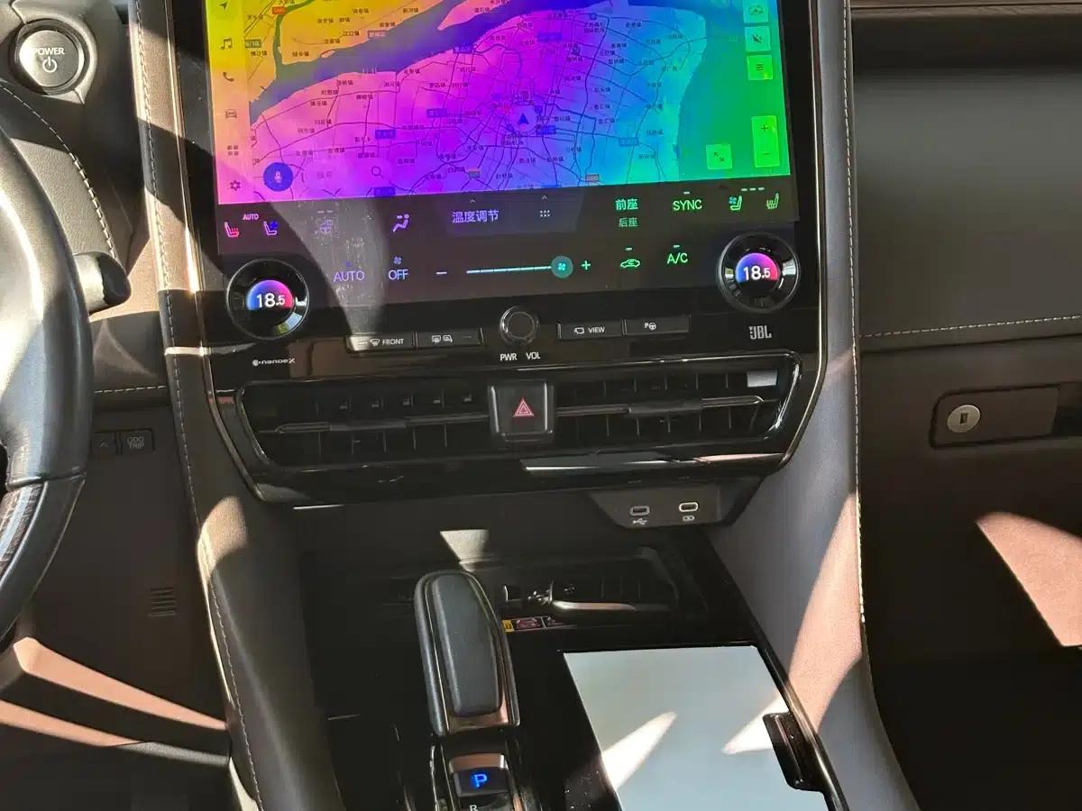 2024 Alphard Hybrid 2.5L Premium Edition — миниатюра 23