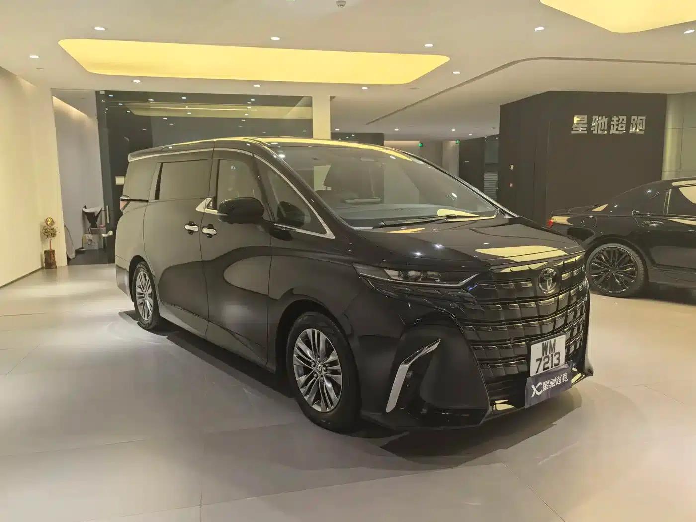 2024 Alphard Hybrid 2.5L Premium Edition — миниатюра 3
