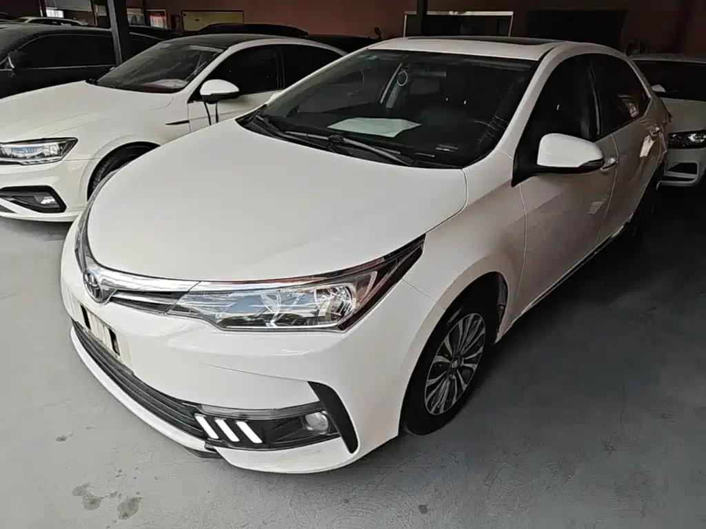 2017 Corolla Facelift 1.2T S-CVT GL-i — миниатюра 2