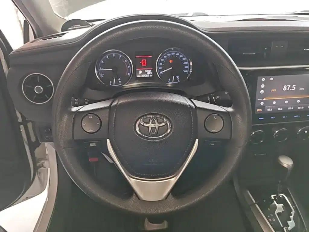 2017 Corolla Facelift 1.2T S-CVT GL-i — миниатюра 11