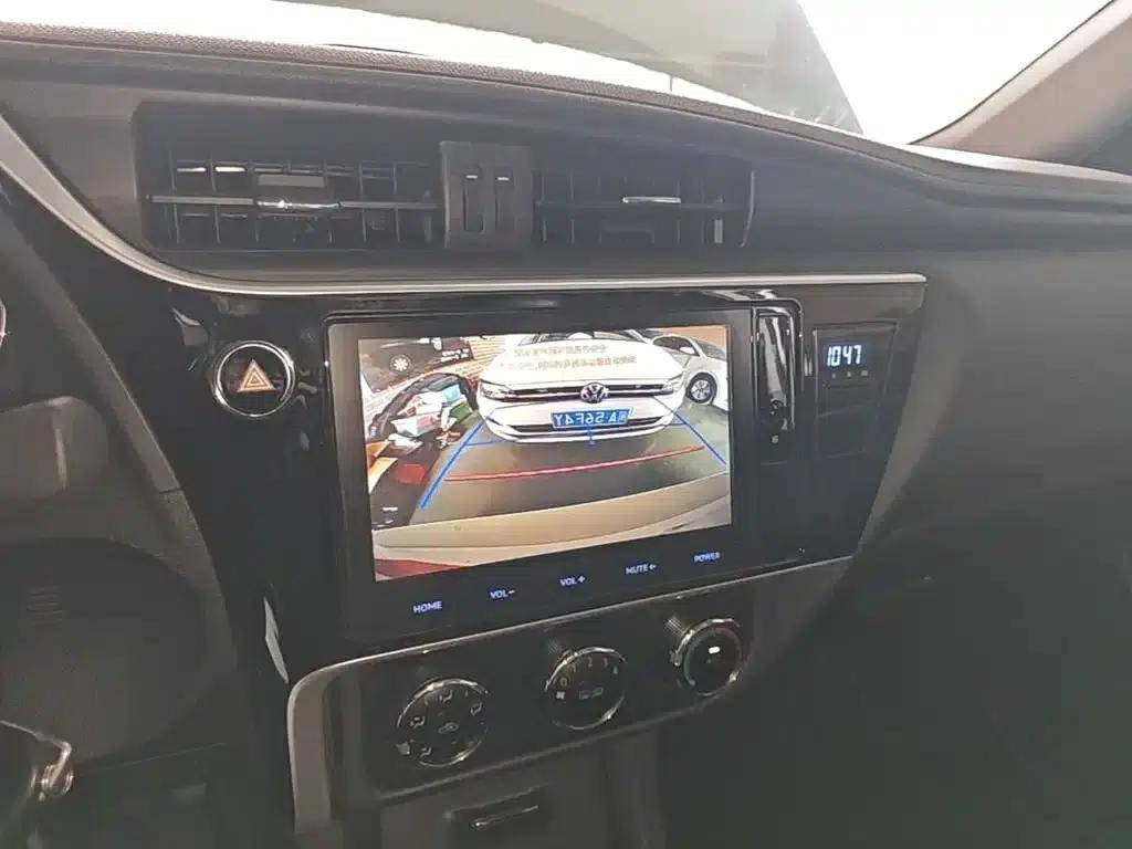 2017 Corolla Facelift 1.2T S-CVT GL-i — миниатюра 13