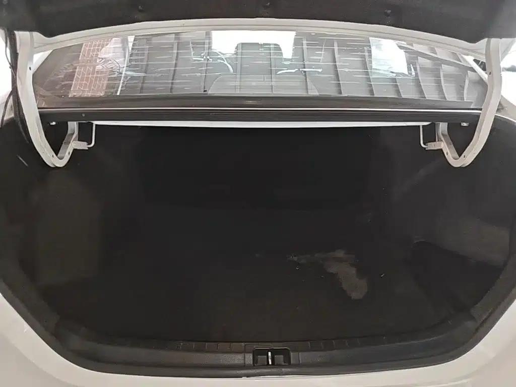 2017 Corolla Facelift 1.2T S-CVT GL-i — миниатюра 19