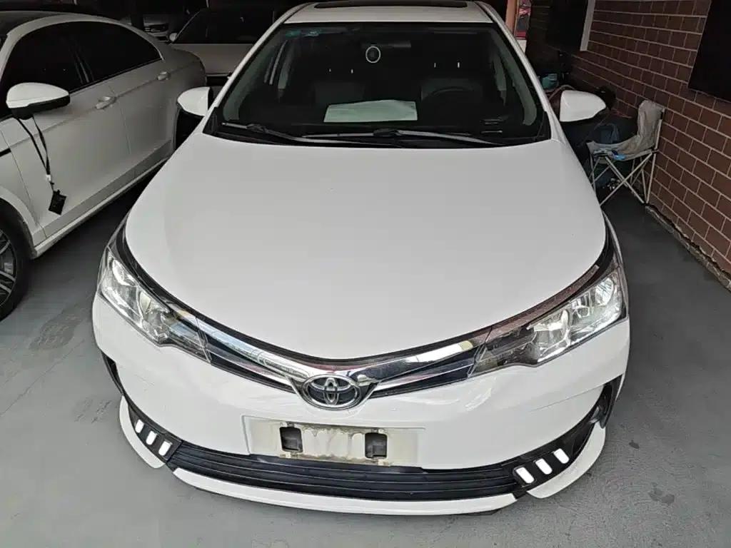 2017 Corolla Facelift 1.2T S-CVT GL-i — миниатюра 3