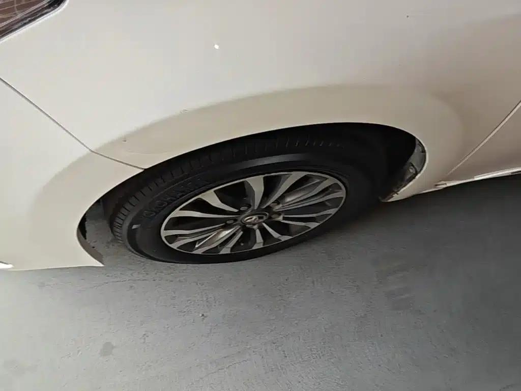 2017 Corolla Facelift 1.2T S-CVT GL-i — миниатюра 23