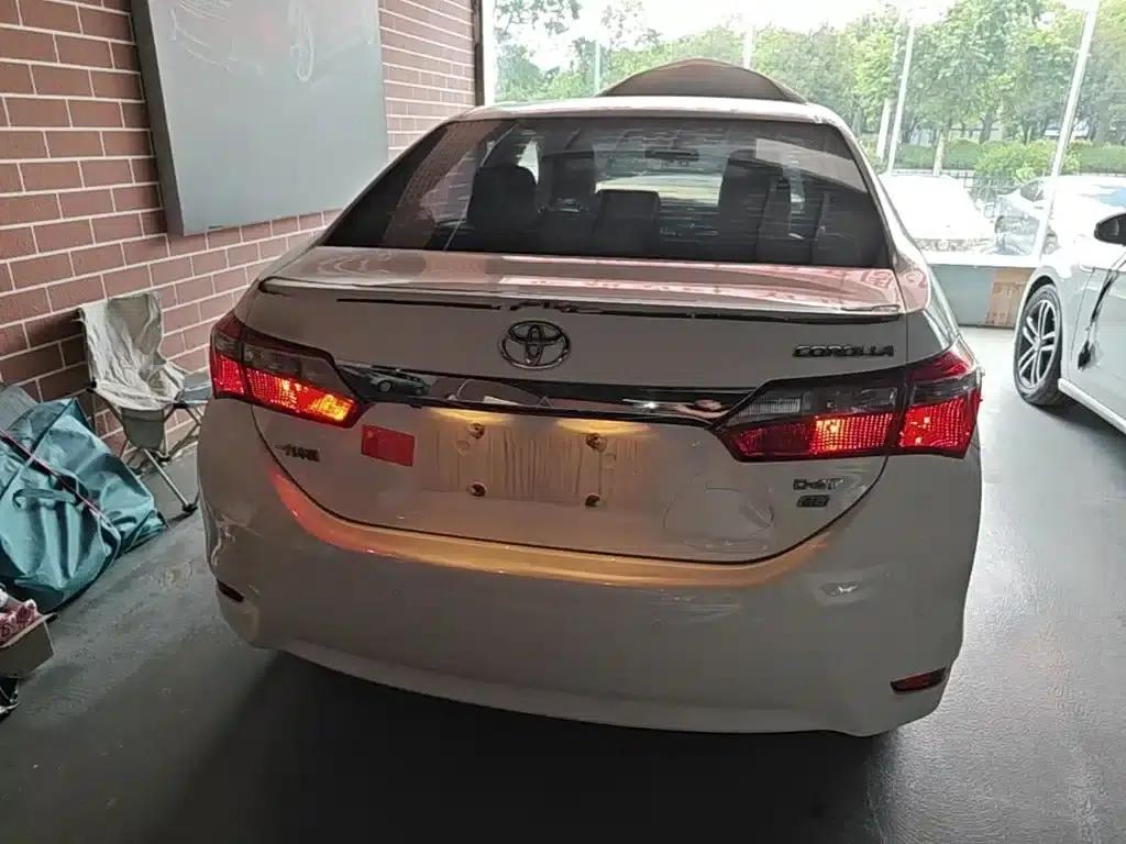 2017 Corolla Facelift 1.2T S-CVT GL-i — миниатюра 6