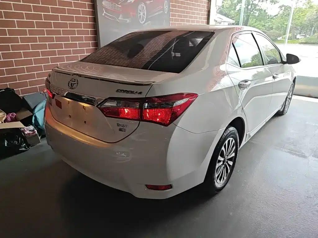 2017 Corolla Facelift 1.2T S-CVT GL-i — миниатюра 7