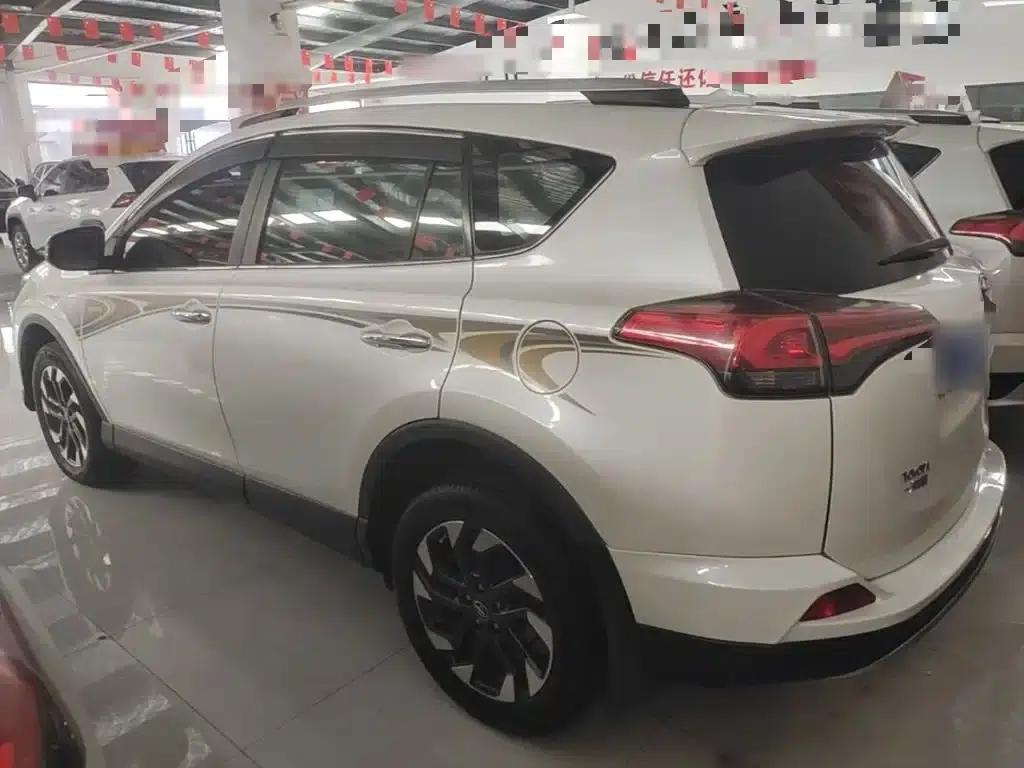 2016 RAV4 2.5L Automatic 4WD Elite Edition — миниатюра 5